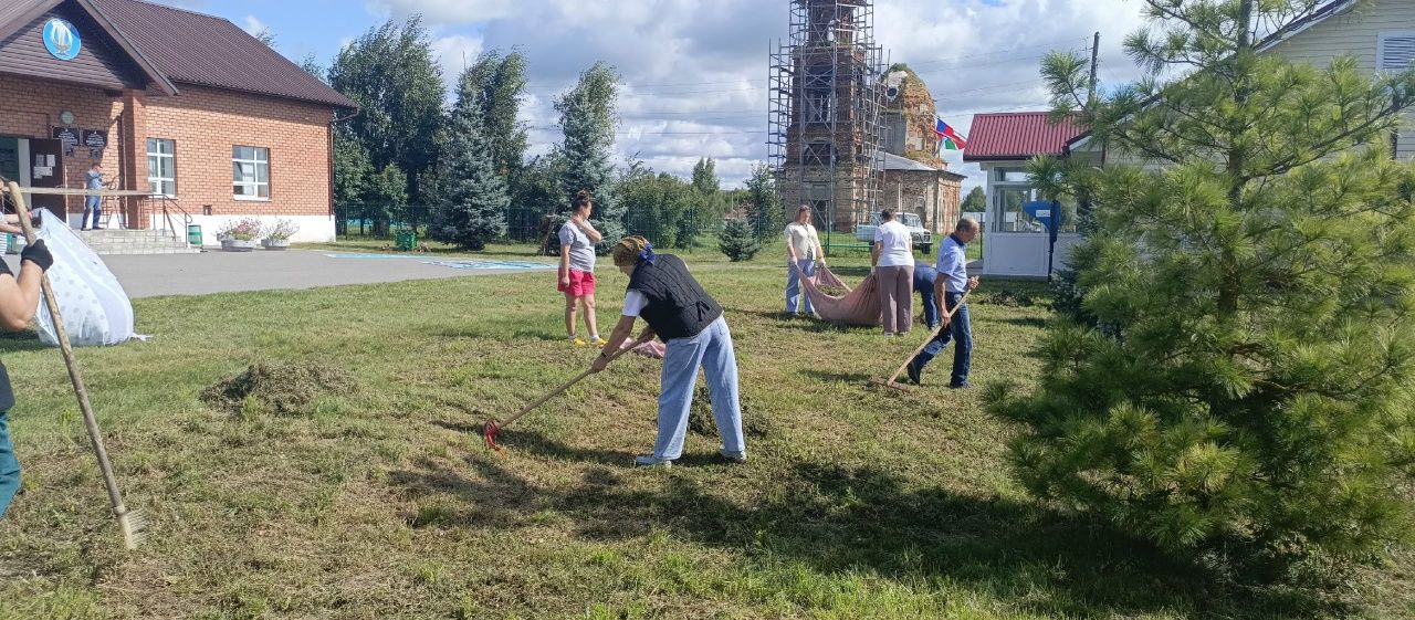 В Кильдееве прошёл субботник ко Дню села