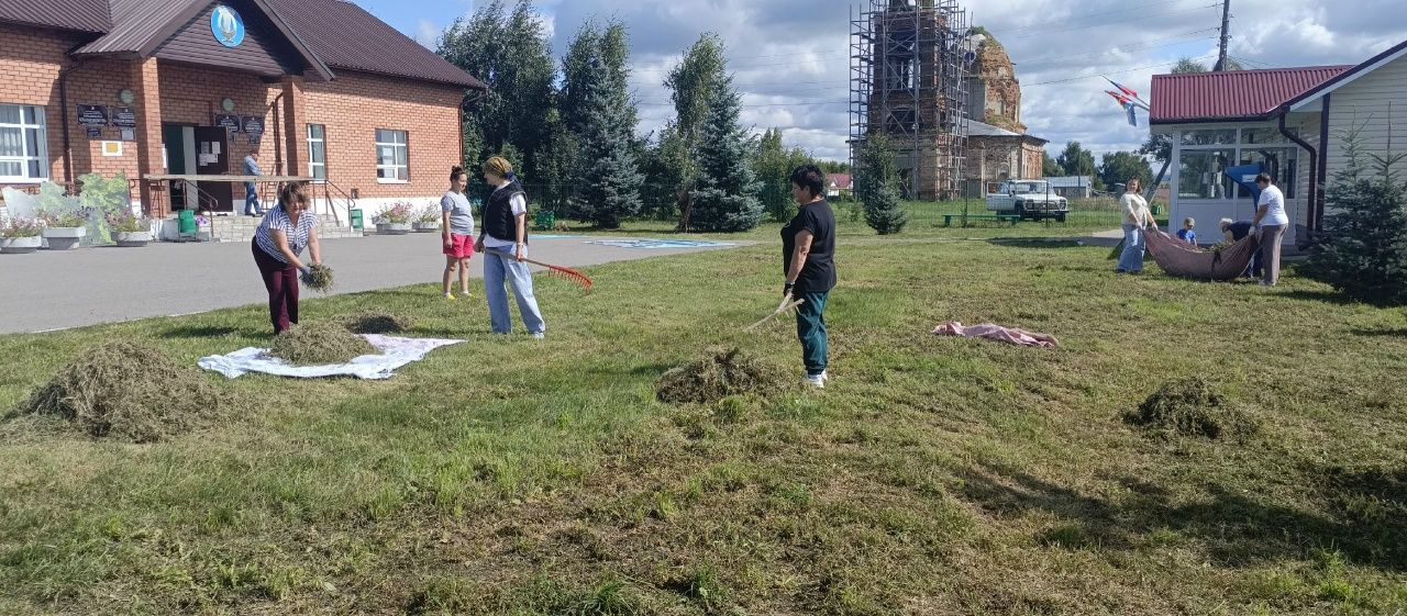 В Кильдееве прошёл субботник ко Дню села