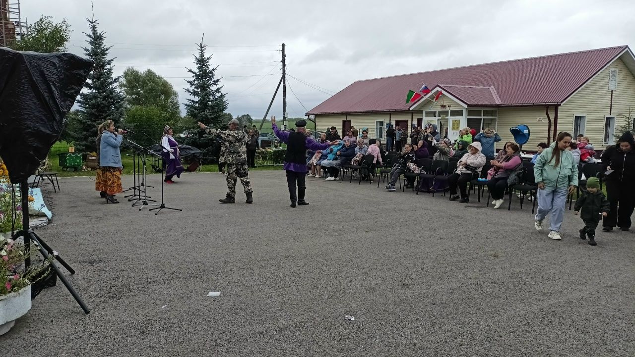 Концерт и мёд с блинами ждали гостей на Дне села в Кильдееве