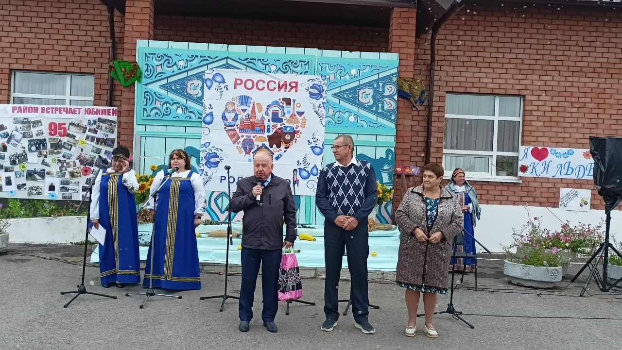 Концерт и мёд с блинами ждали гостей на Дне села в Кильдееве