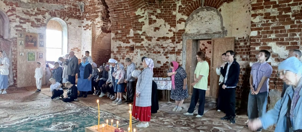 В Троицком храме Кильдеева прошла литургия после долгого перерыва
