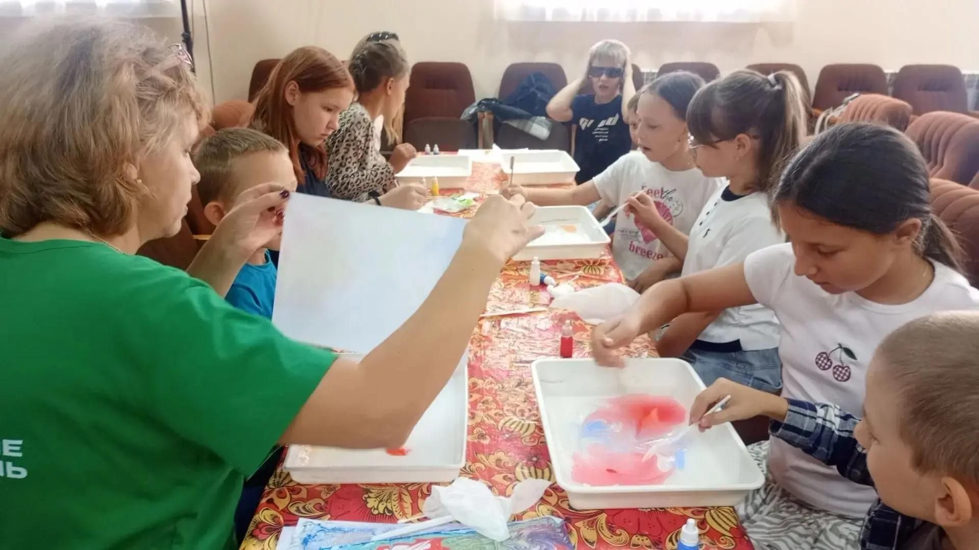 Макылда Эбру техникасы белән рәсем ясарга өйрәнделәр