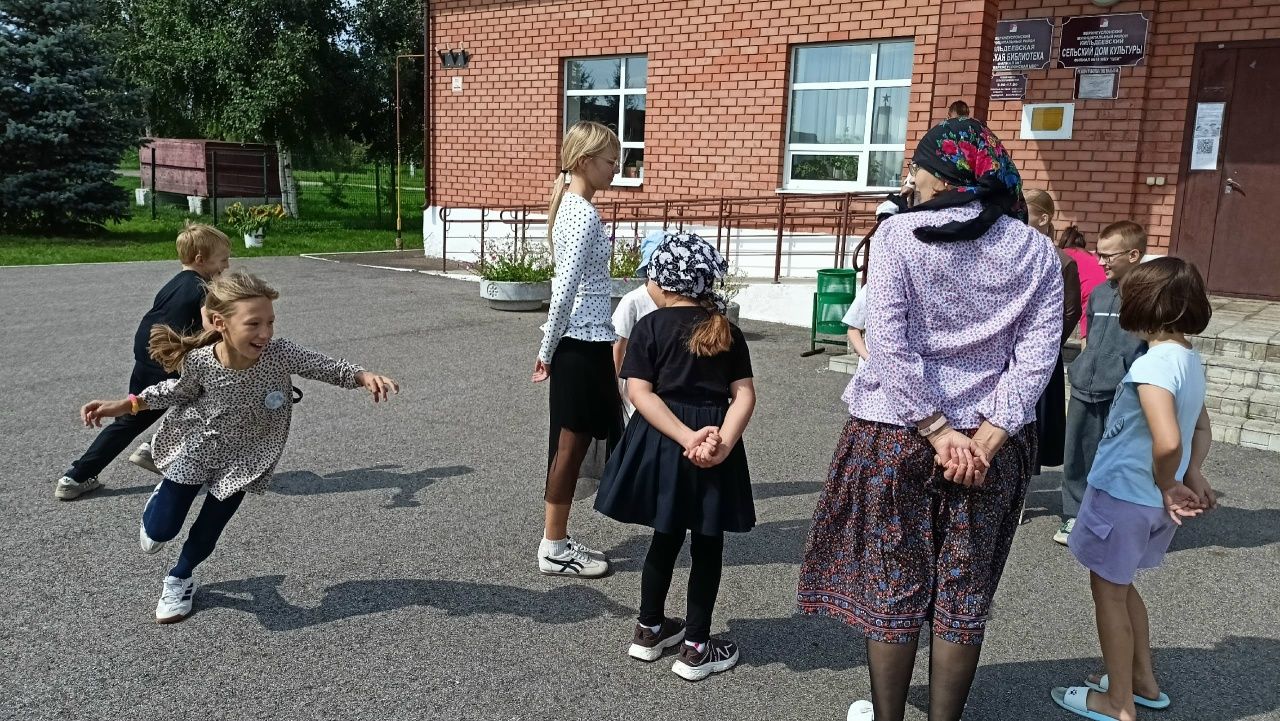 В Кильдееве прошли «Весёлые каникулы» с народными играми