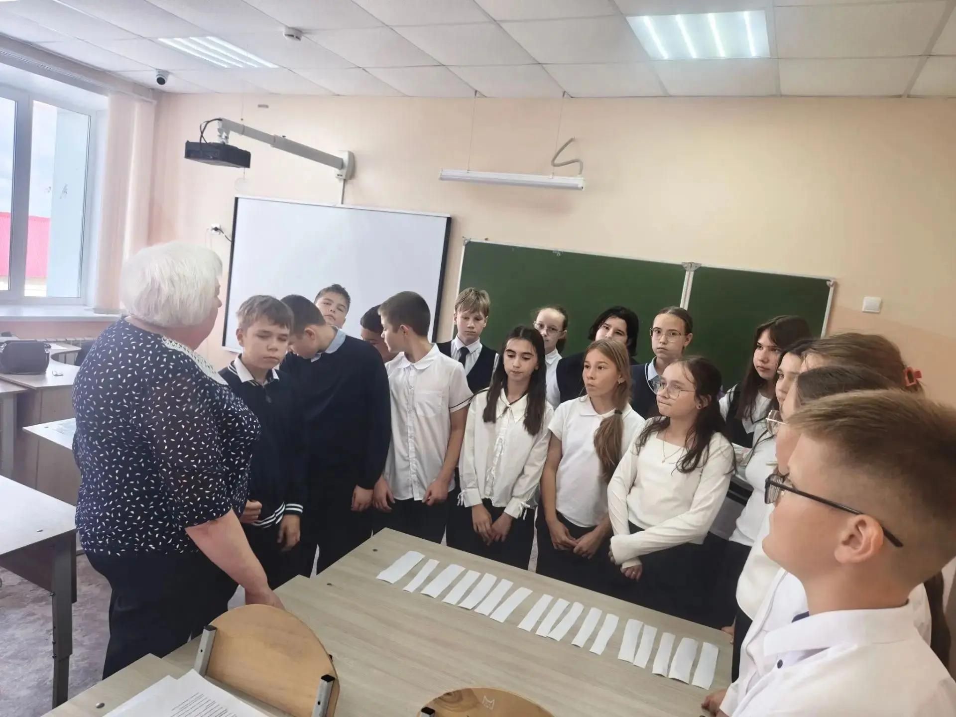 Гимназия туган көнен билгеләп үтте