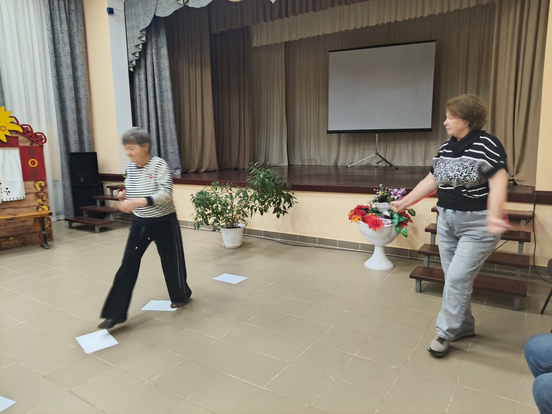 В Печищах прошла встреча волонтёров СВО, посвящённая активному долголетию