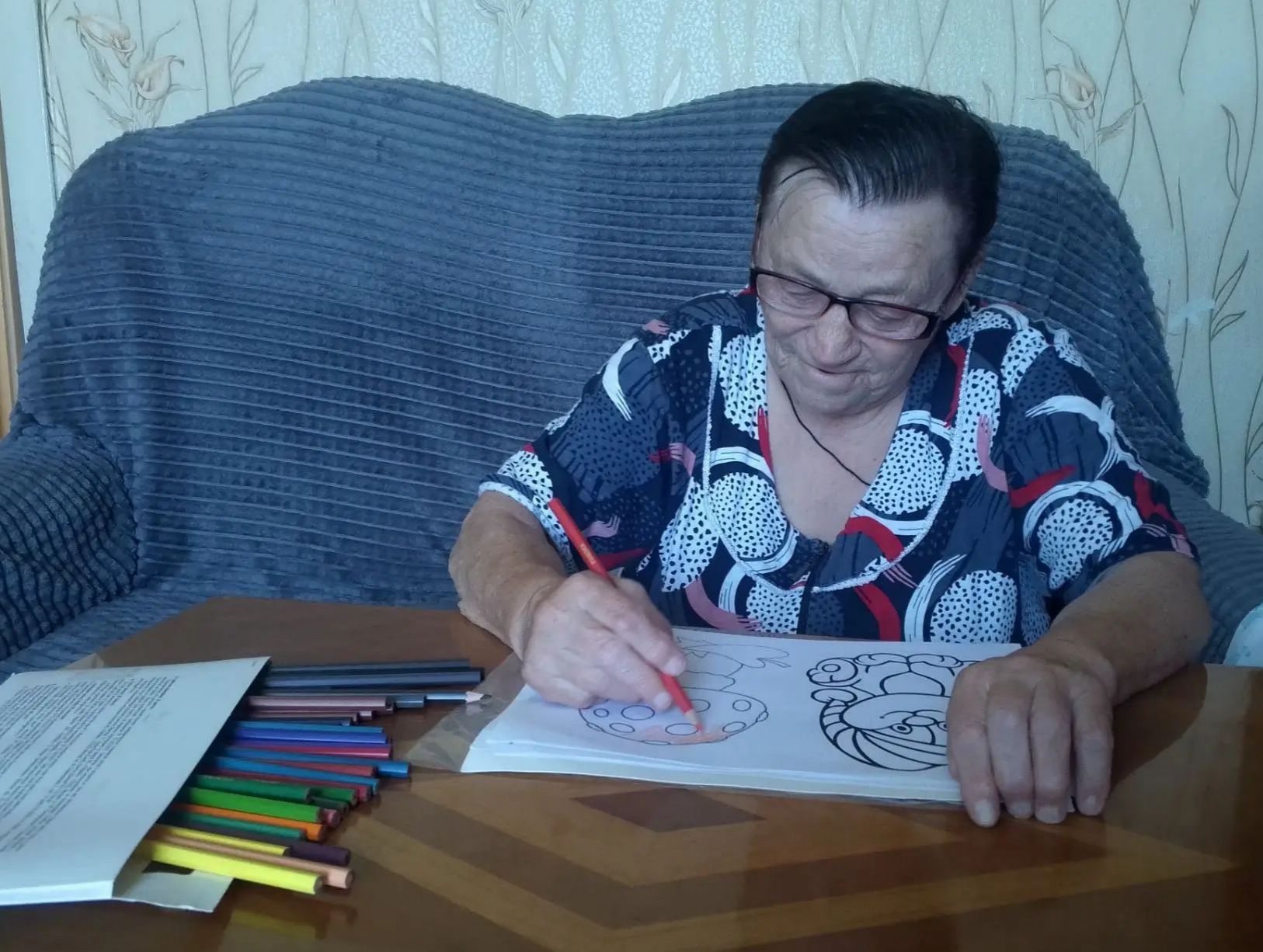 В «Островке надежды» применяют изотерапию в работе с пожилыми и инвалидами