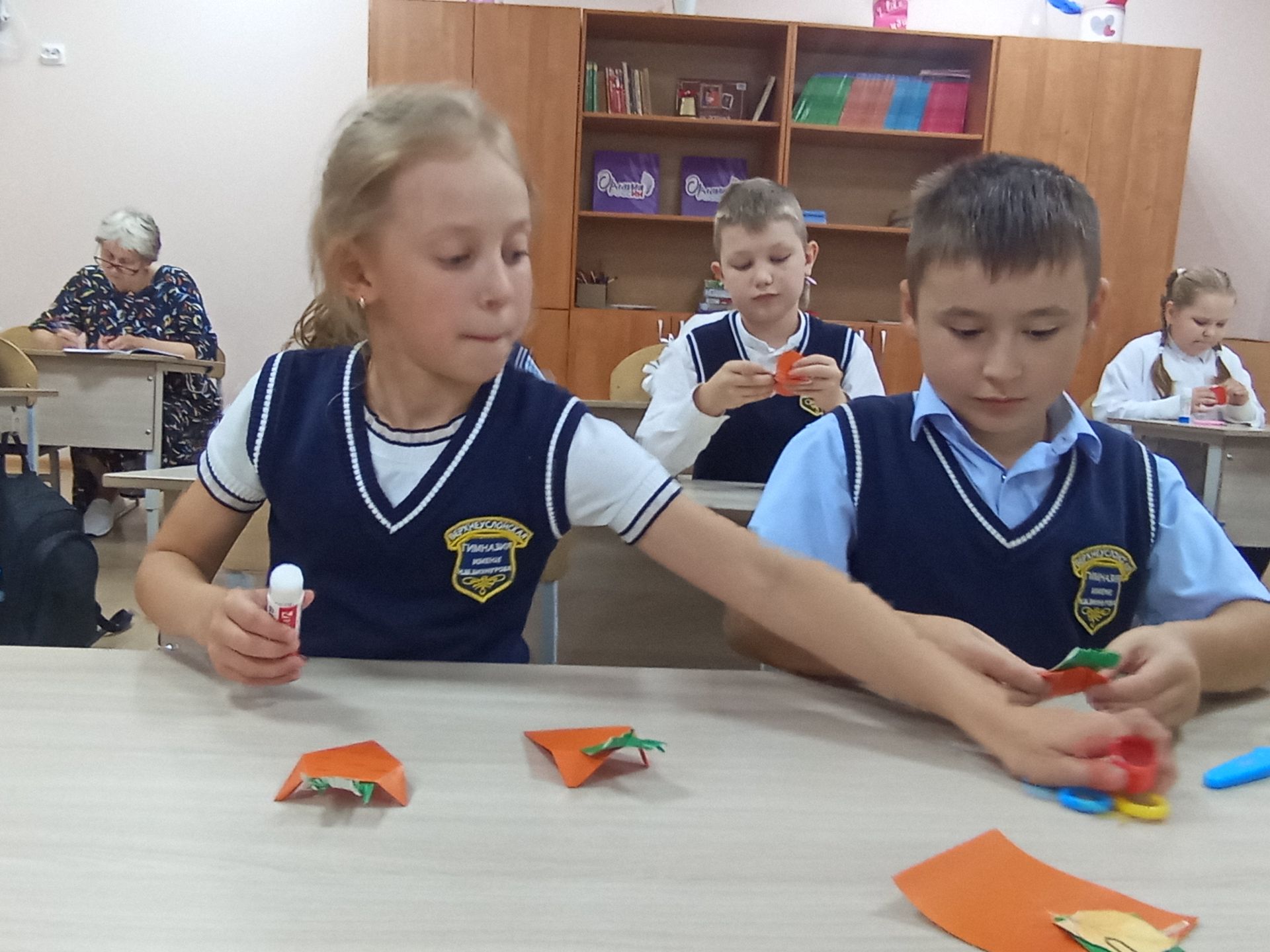 Детская библиотека провела урок «Спасём Колобка и Чиполлино»