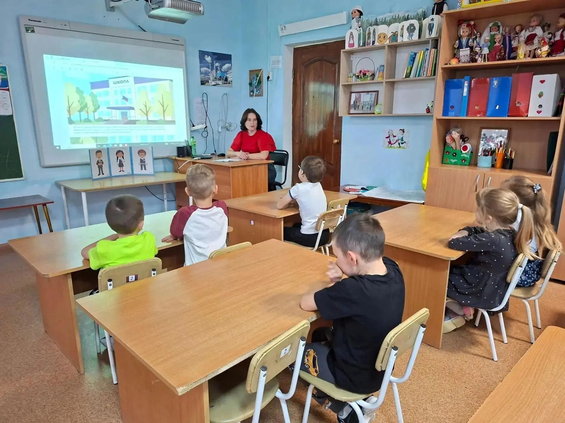 «Салават күпере»ндәге кечкенә бакчачылар үз бакчаларының серләрен эзлиләр