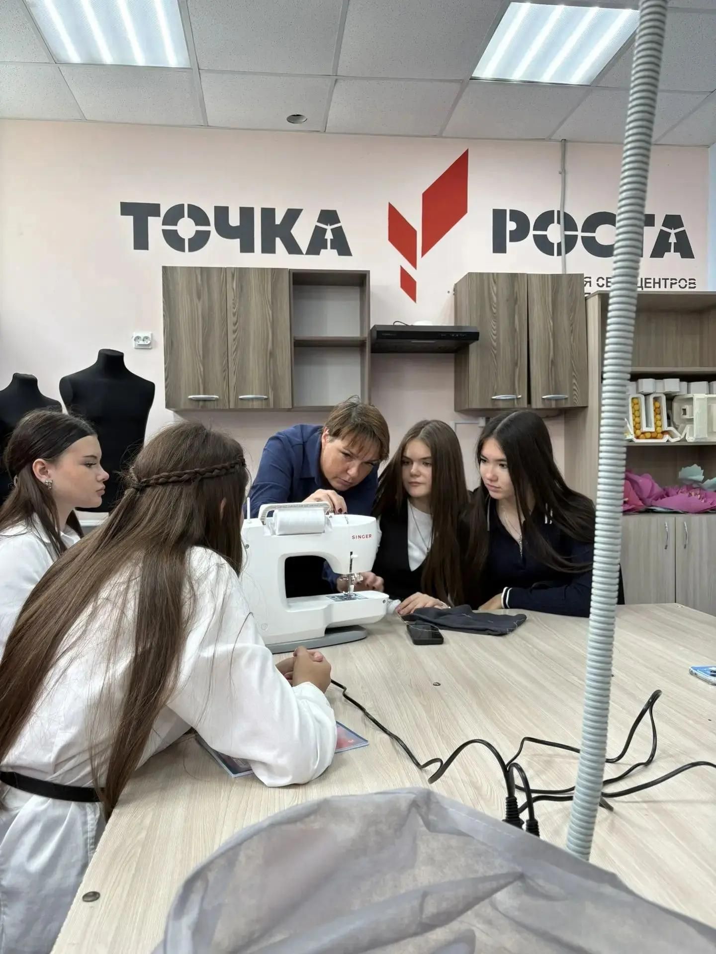 Гимназиядә тегү цехы эшли башлады