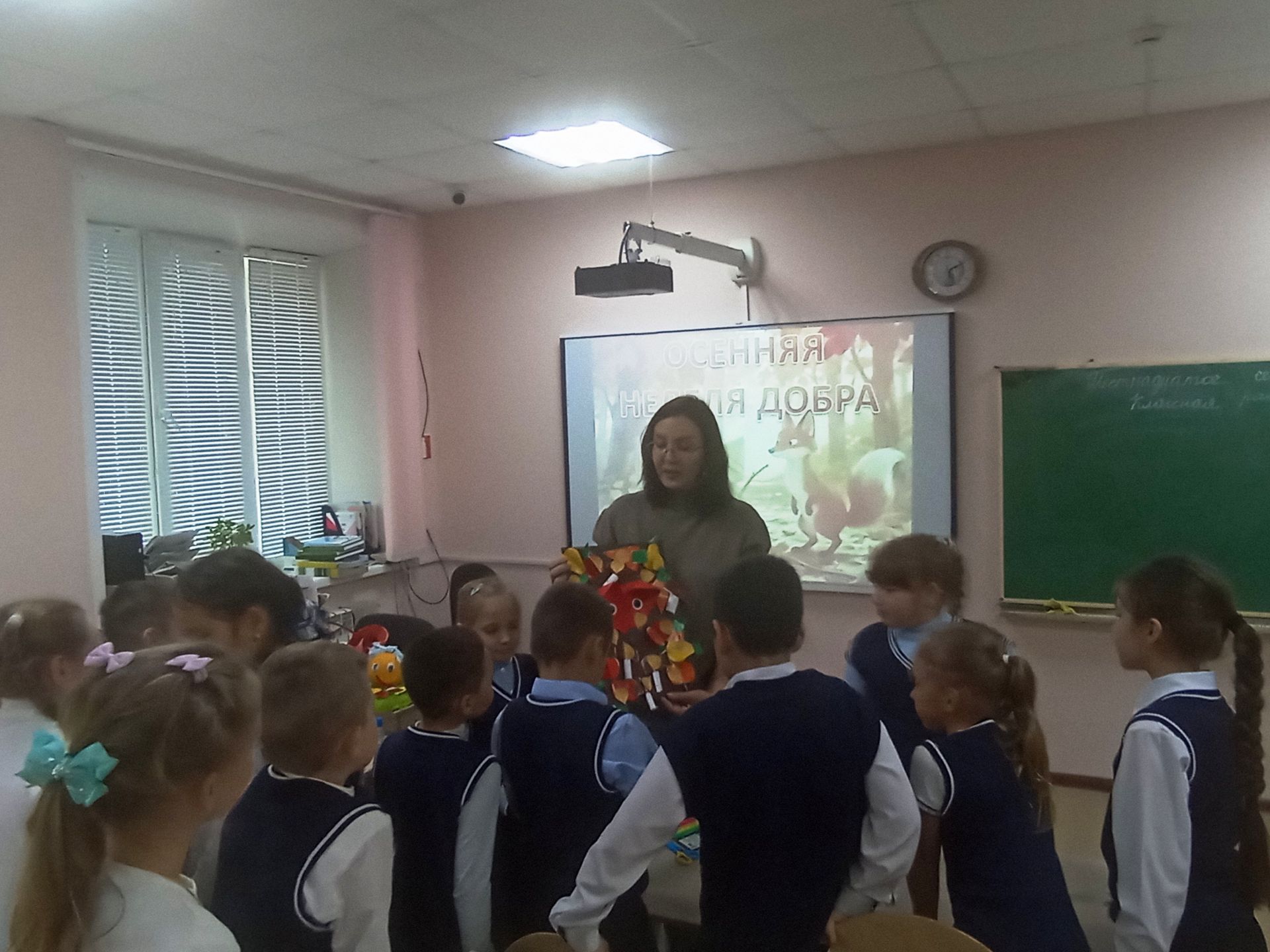 Детская библиотека провела урок «Спасём Колобка и Чиполлино»