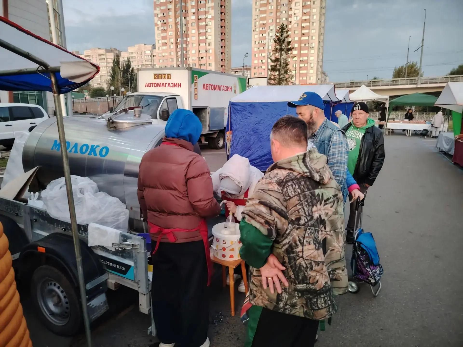 Верхнеуслонские аграрии развернули торговлю на ярмарке в Казани