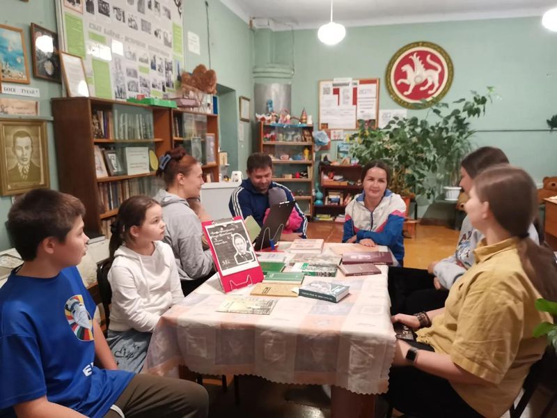 Кызыл Байракта цифрлы мохитнең куркынычы турында сөйләштеләр