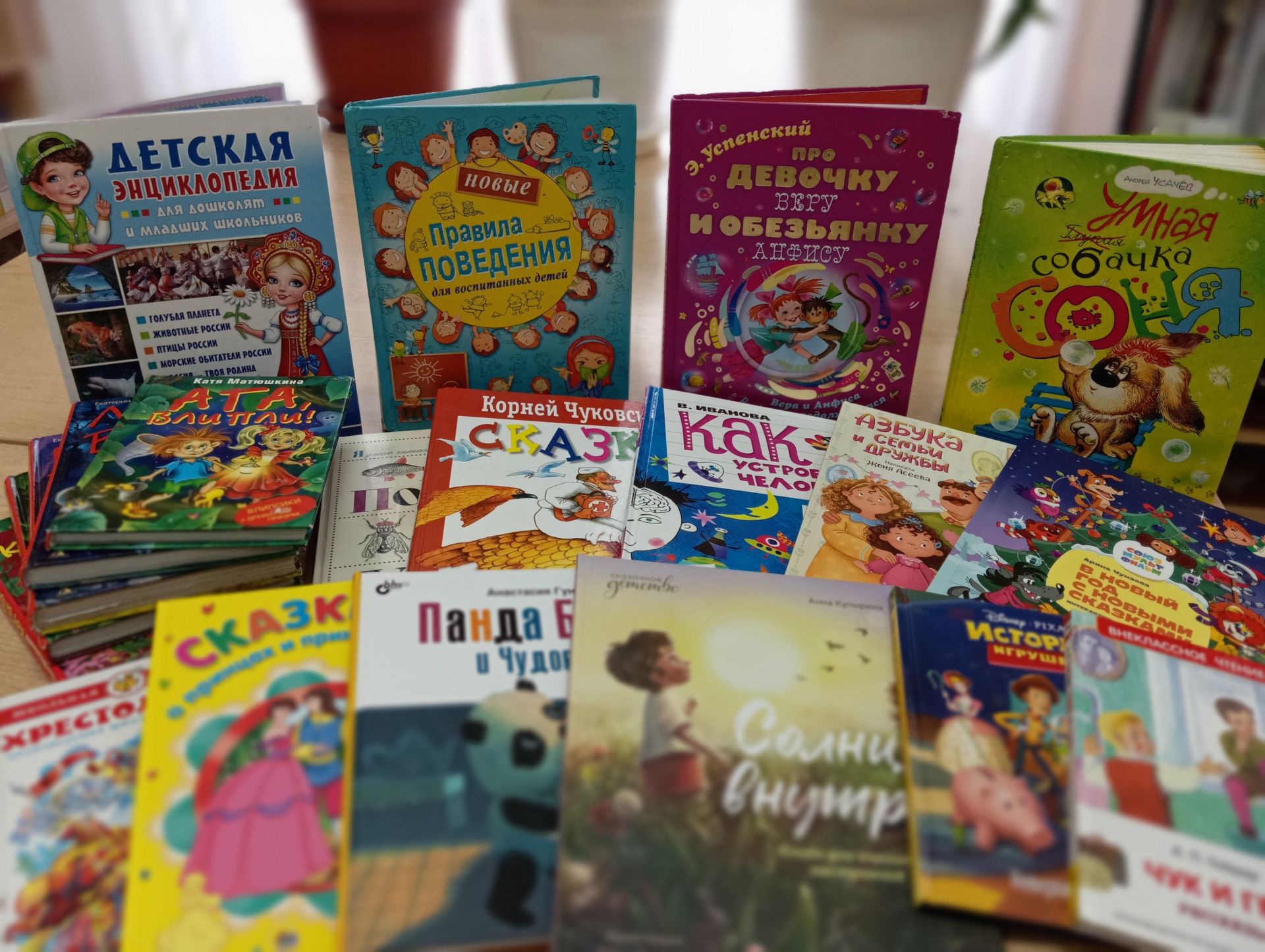 Верхнеуслонские гимназисты подарили книги районной детской библиотеке