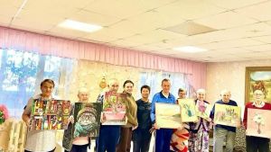 Верхнеуслонский дом-интернат получил в дар 70 картин