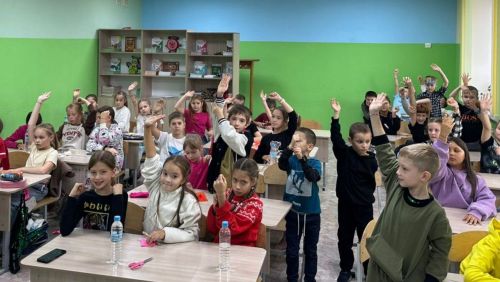 В Верхнеуслонской гимназии мастерили браслеты дружбы