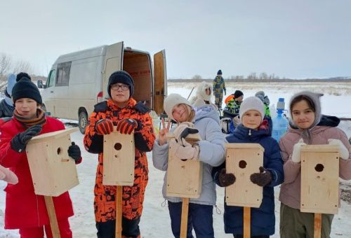 Казанские школьники посетили заказник «Свияжский» и своими руками собрали скворечники для птиц