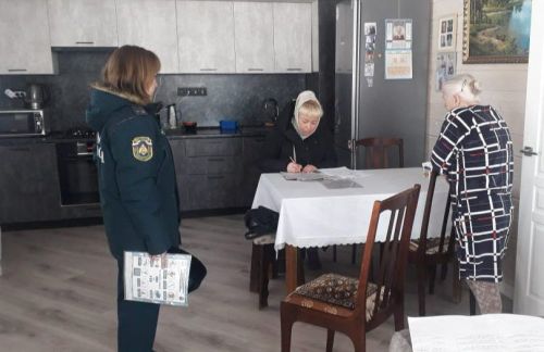 В Верхнеуслонском районе проходят подомовые обходы пожилых одиноко проживающих граждан
