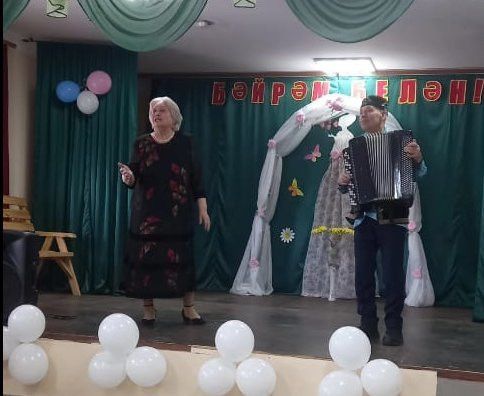 Вахит авылында «Әниемнең җылы кочагы» дип аталган концерт булды