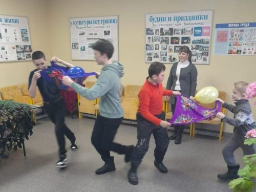 Мәмәтхуҗада – «Чалыш көзге”