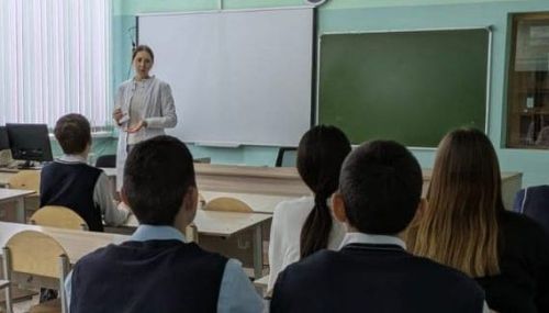 Гимназиядә күзләр гимнастикасы белән шөгыльләнәләр