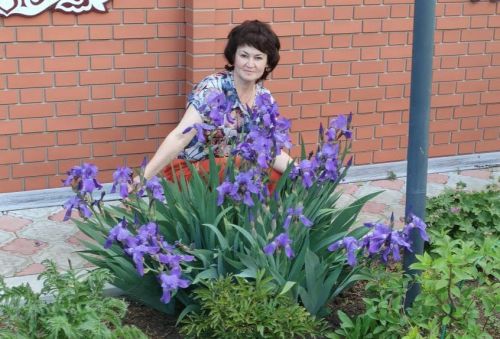Гөлфия Җәннәтова: “Дус, тату, бер-береңә булышып яшәүгә ни җитә”
