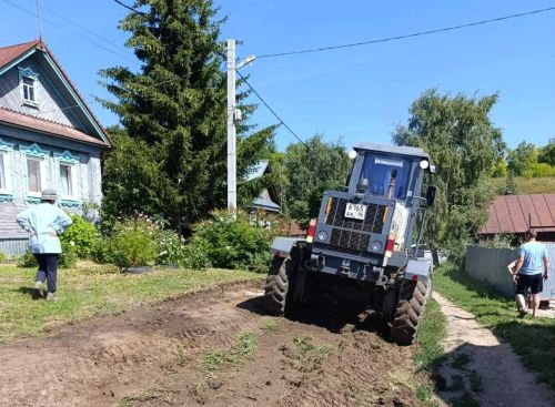 В Нижнем Услоне обновляют дороги по программе самообложения