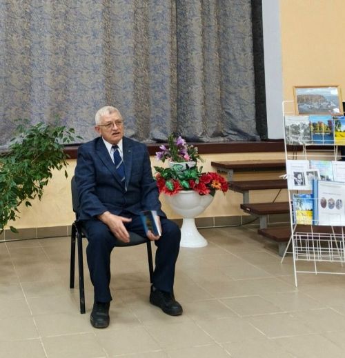 Поэт Николай Мякишев рассказал о своем творчестве детям