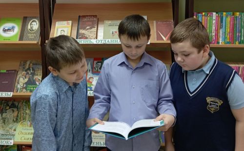 Выставка «Страницы Моабитской тетради» открылась в детской библиотеке