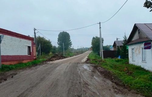 На улице Набережная в Русском Макулове идёт ремонт дороги