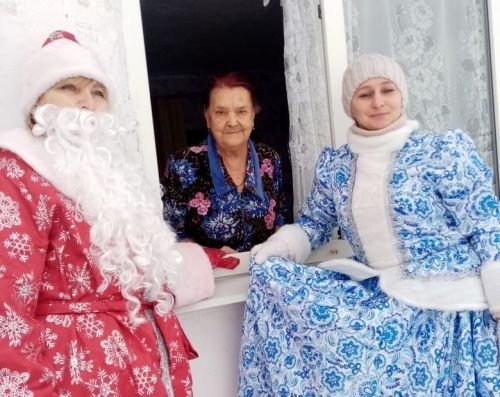 Кураловские культработники поздравили односельчан со Старым Новым годом