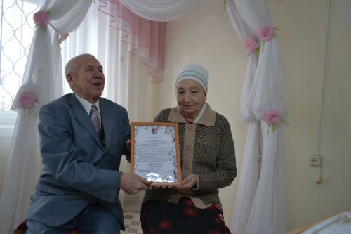 Супруги Хусаеновы из Верхнего Услона отметили золотую свадьбу