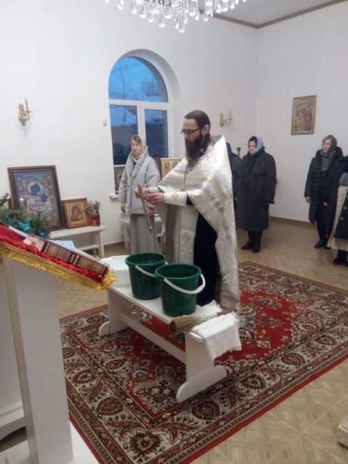 В Каинках и Татарском Бурнашеве прошли богослужения в честь Крещения Господня
