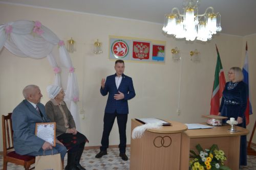 Супруги Хусаеновы из Верхнего Услона отметили золотую свадьбу