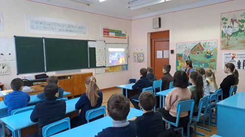 Татар Борнашы мәктәбендә патриотик санлы дәрес узды