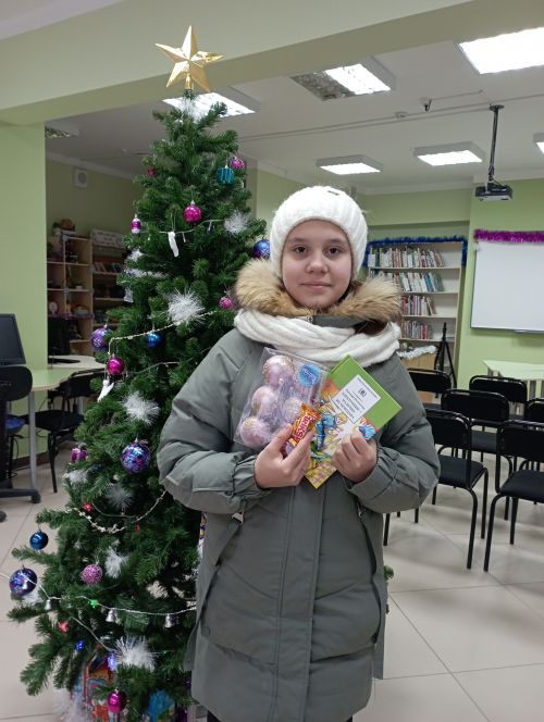 Юные верхнеуслонцы посетили детскую библиотеку и получили подарки