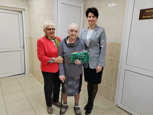 Ирина Алеева и Римма Троицкая навестили земляков, живущих в Домах-интернатах соседних районов