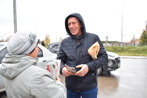 В Верхнем Услоне прошел пикет в поддержку контрактной службы