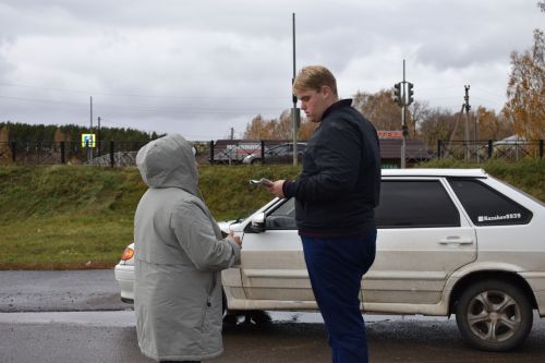 В Верхнем Услоне прошел пикет в поддержку контрактной службы
