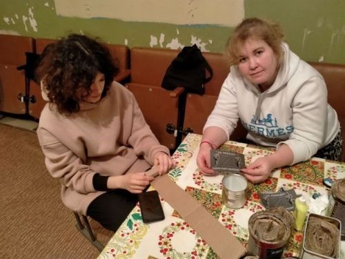 Все СВОИ: Верхнеуслонцы передали для участников СВО вещи, облегчающие быт в окопе