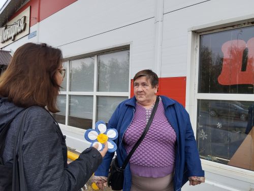 В Верхнем Услоне пожилым подарили поделки с пожеланиями добра и здоровья