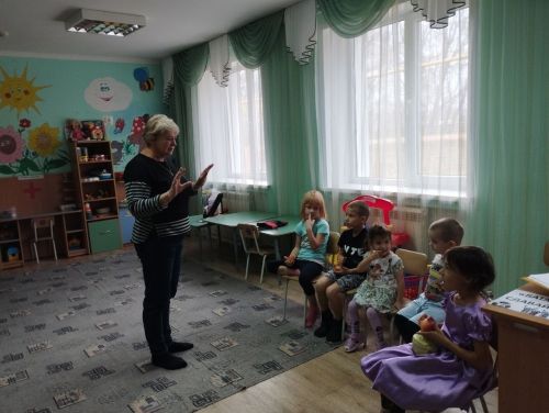 В гости к юным ямбулатовцам пришел Доктор Витаминкин