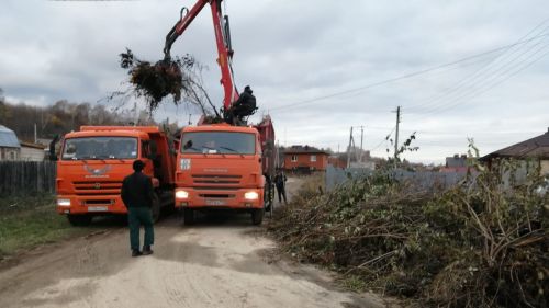 Более 32 кубометров крупногабаритного мусора вывезли из Верхнего Услона за один день