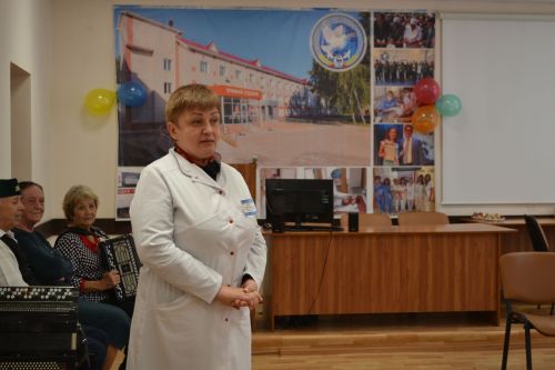 В Верхнеуслонской ЦРБ поздравили коллег с Днем мудрости и добра