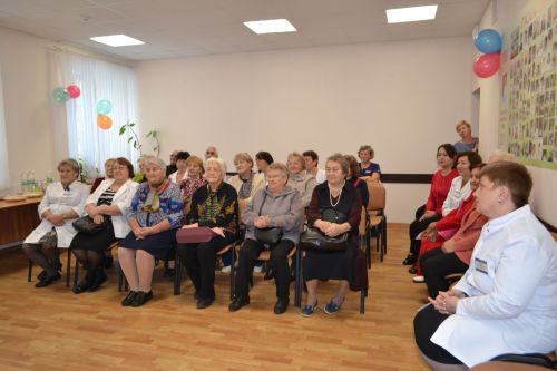 В Верхнеуслонской ЦРБ поздравили коллег с Днем мудрости и добра