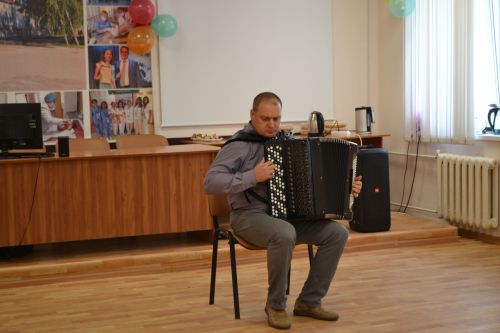 В Верхнеуслонской ЦРБ поздравили коллег с Днем мудрости и добра