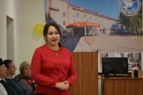 В Верхнеуслонской ЦРБ поздравили коллег с Днем мудрости и добра