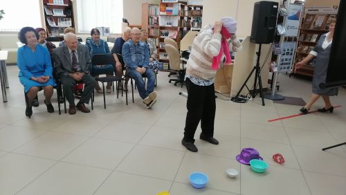 В районной библиотеке организовали литературно-конкурсную программу для пожилых