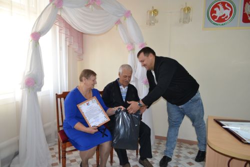 Супруги Власовы из Коргузы отметили золотую свадьбу