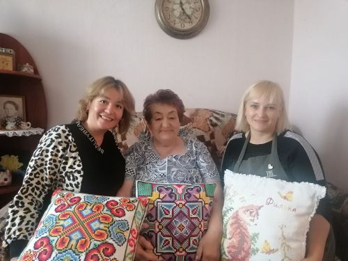 Подопечные соцработников приняли участие в акции «Красота на дом»