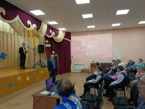 В Кильдееве прошел концерт к Дню матери